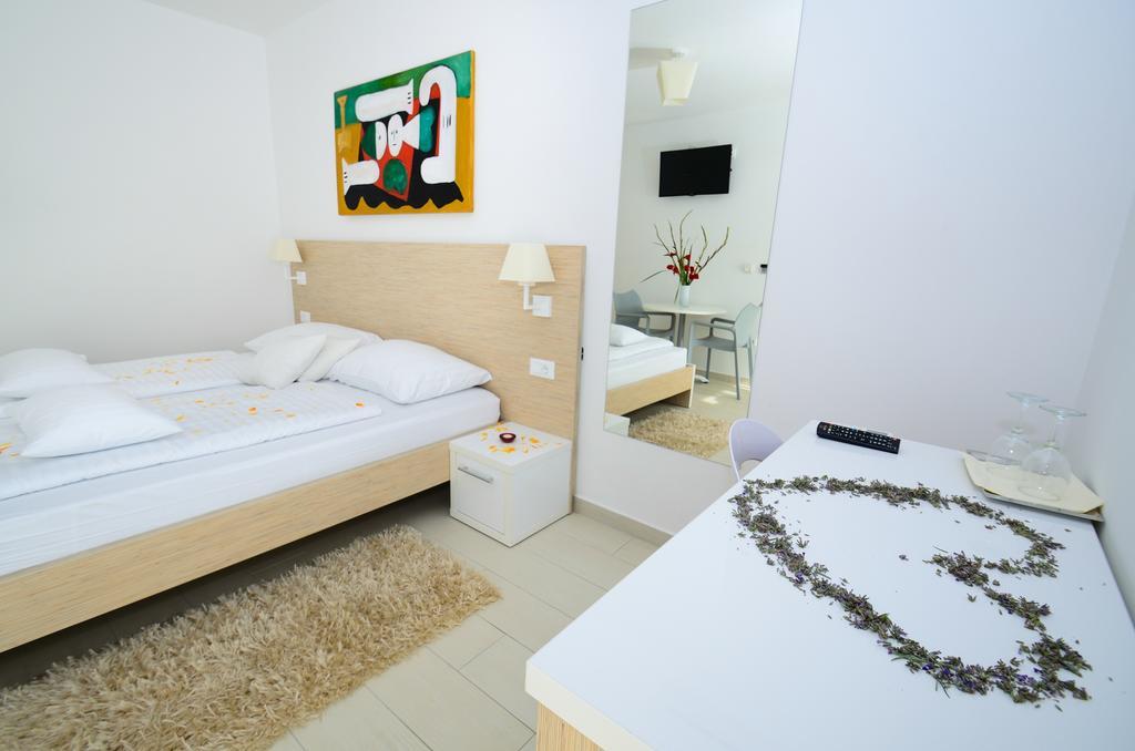 Couette-café Liburnum 4*